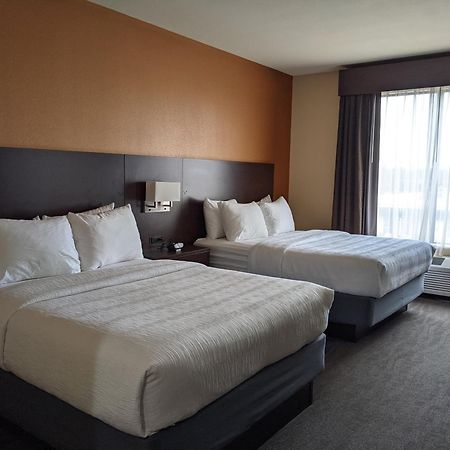 Best Western St. Louis Airport North Hotel & Suites هازلوود المظهر الخارجي الصورة