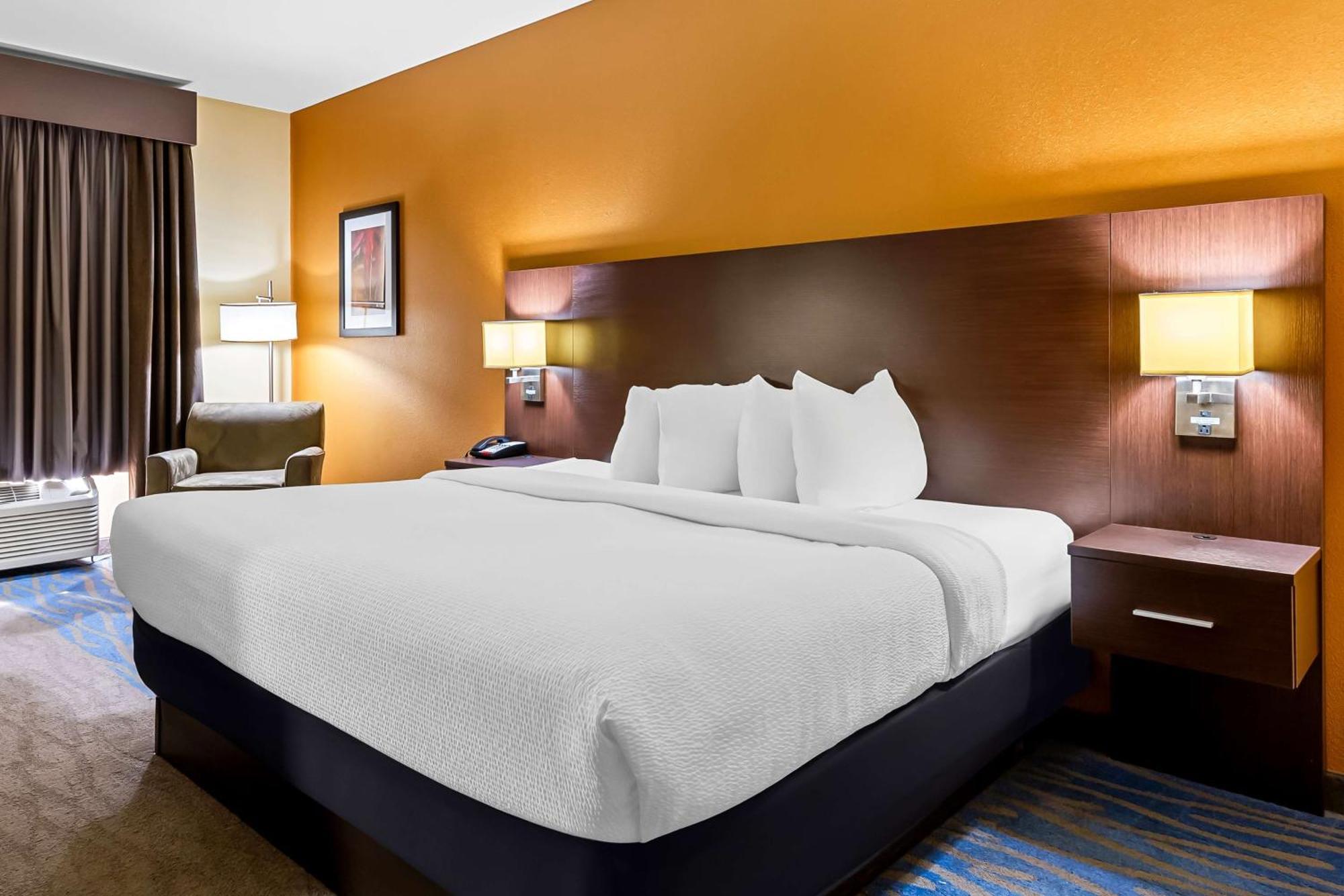 Best Western St. Louis Airport North Hotel & Suites هازلوود المظهر الخارجي الصورة