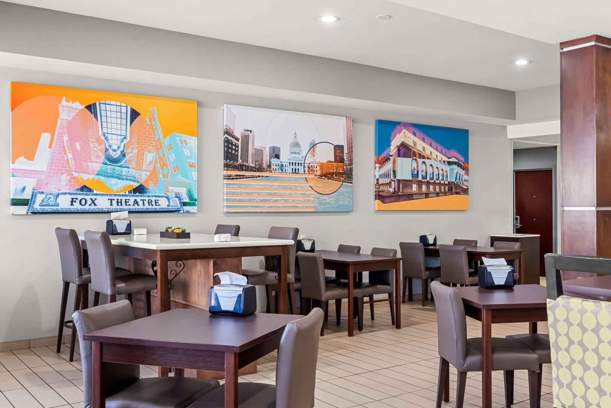 Best Western St. Louis Airport North Hotel & Suites هازلوود المظهر الخارجي الصورة
