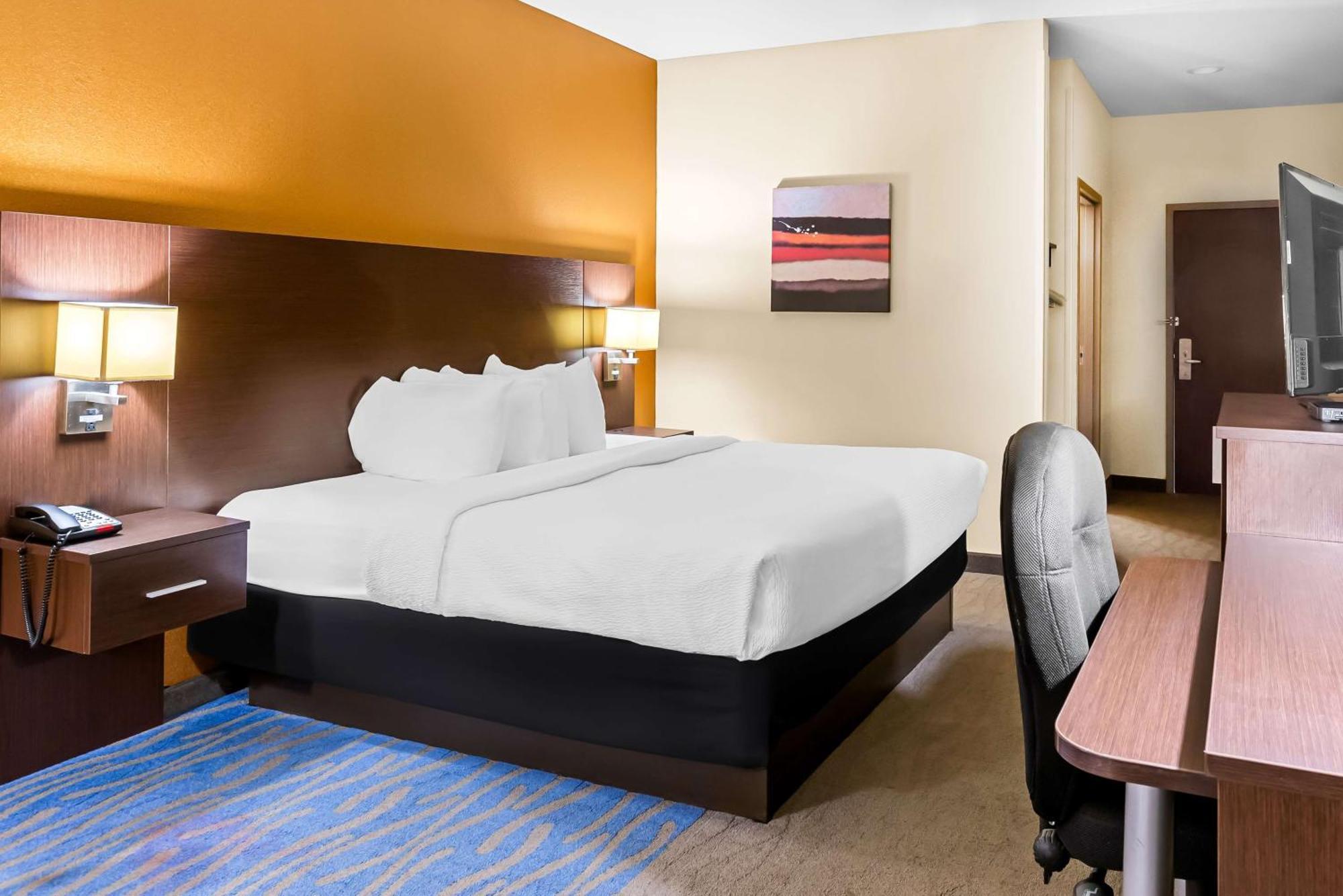 Best Western St. Louis Airport North Hotel & Suites هازلوود المظهر الخارجي الصورة