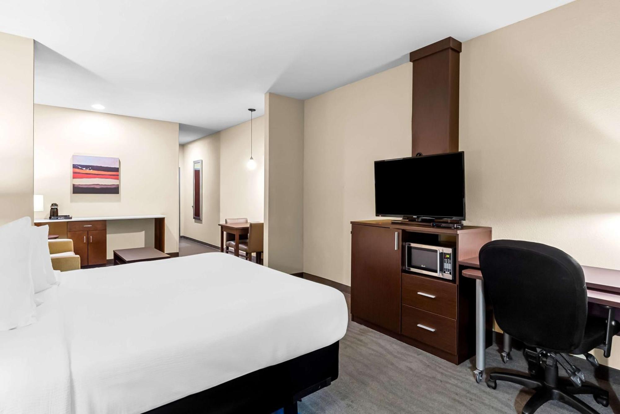 Best Western St. Louis Airport North Hotel & Suites هازلوود المظهر الخارجي الصورة