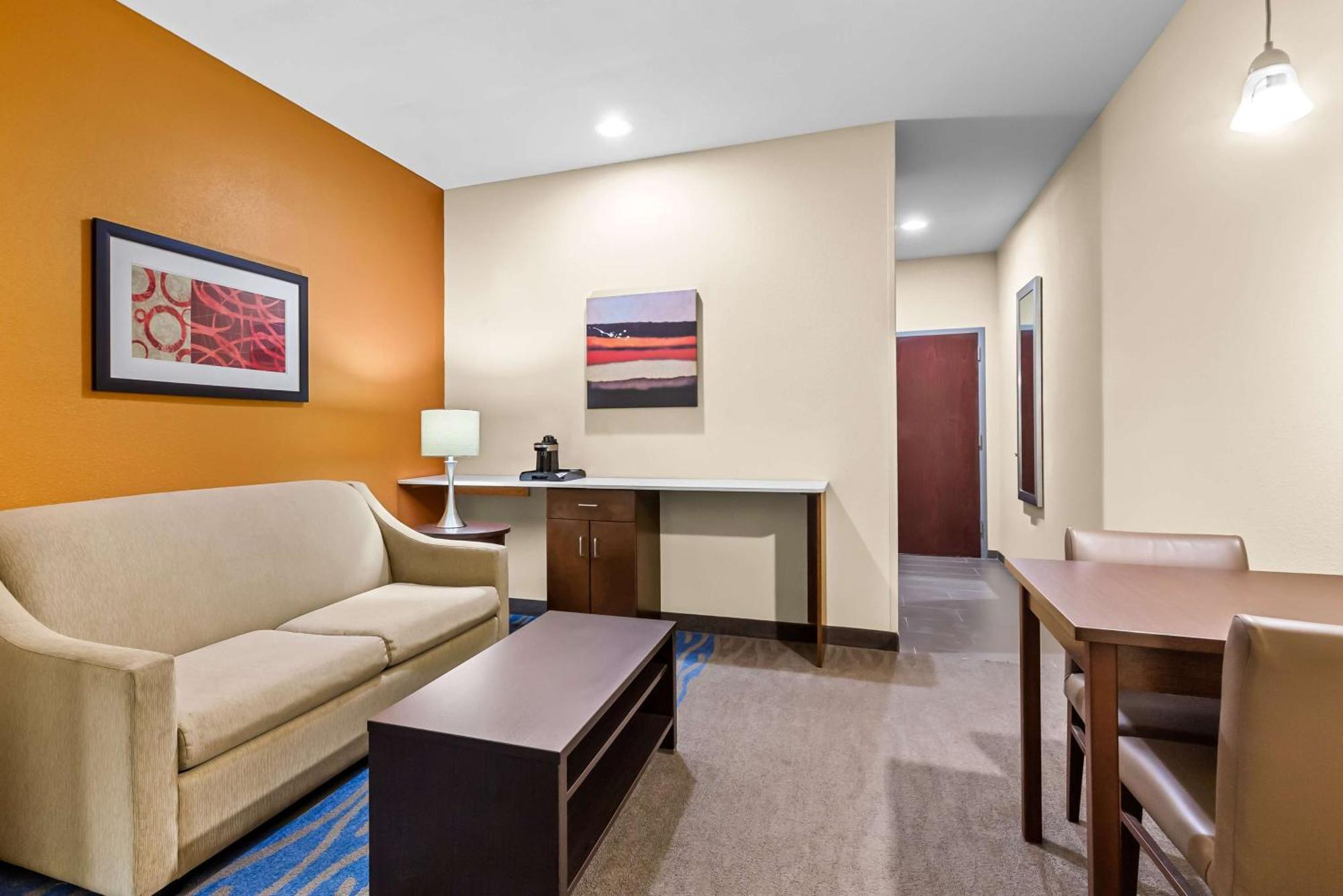 Best Western St. Louis Airport North Hotel & Suites هازلوود المظهر الخارجي الصورة