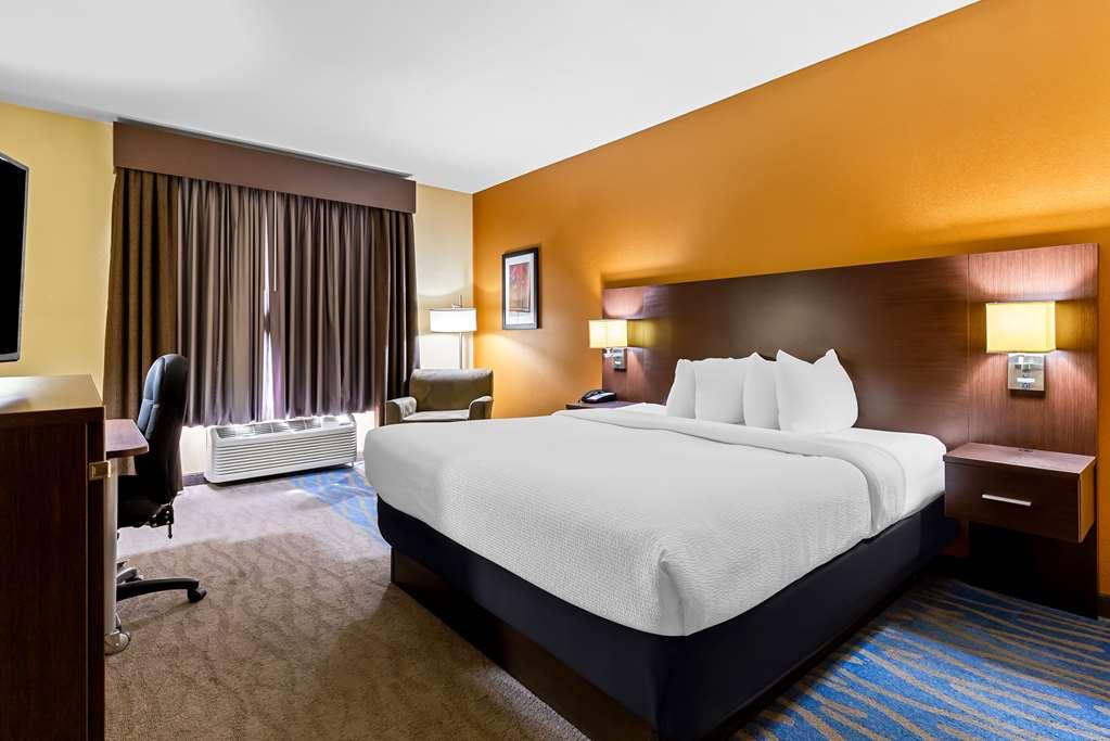 Best Western St. Louis Airport North Hotel & Suites هازلوود الغرفة الصورة