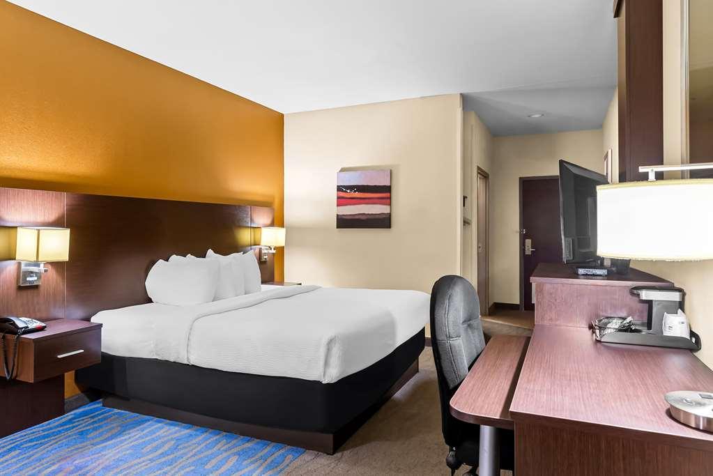 Best Western St. Louis Airport North Hotel & Suites هازلوود الغرفة الصورة