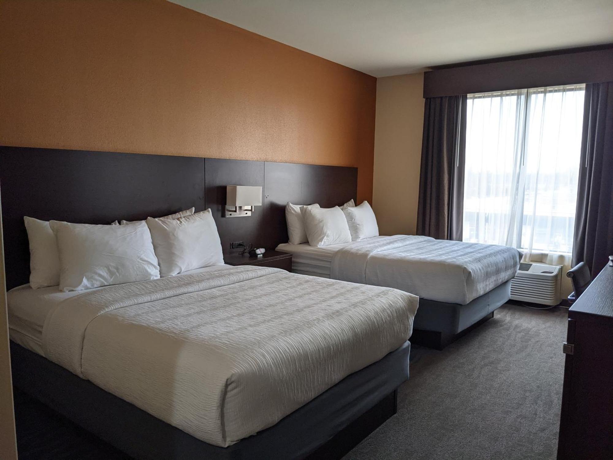 Best Western St. Louis Airport North Hotel & Suites هازلوود المظهر الخارجي الصورة
